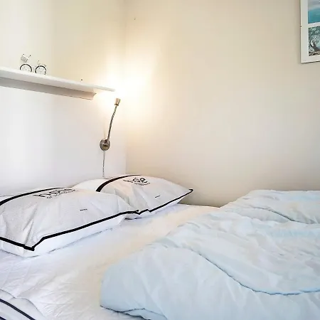 Apartment 4 Person In *
