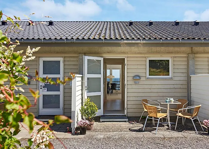 Appartement Scenic Seaside Retreat In Sandkas-by Traum *